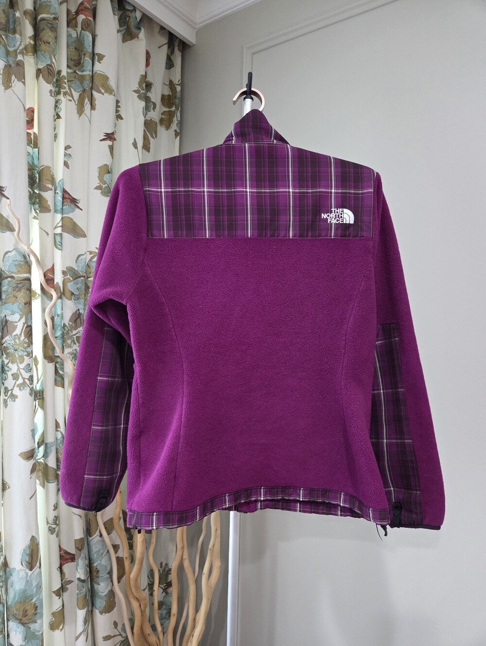 The North Face Magenta Fleece Jacket with Logo Patch Women's Sz.S - Picture 2 of 8